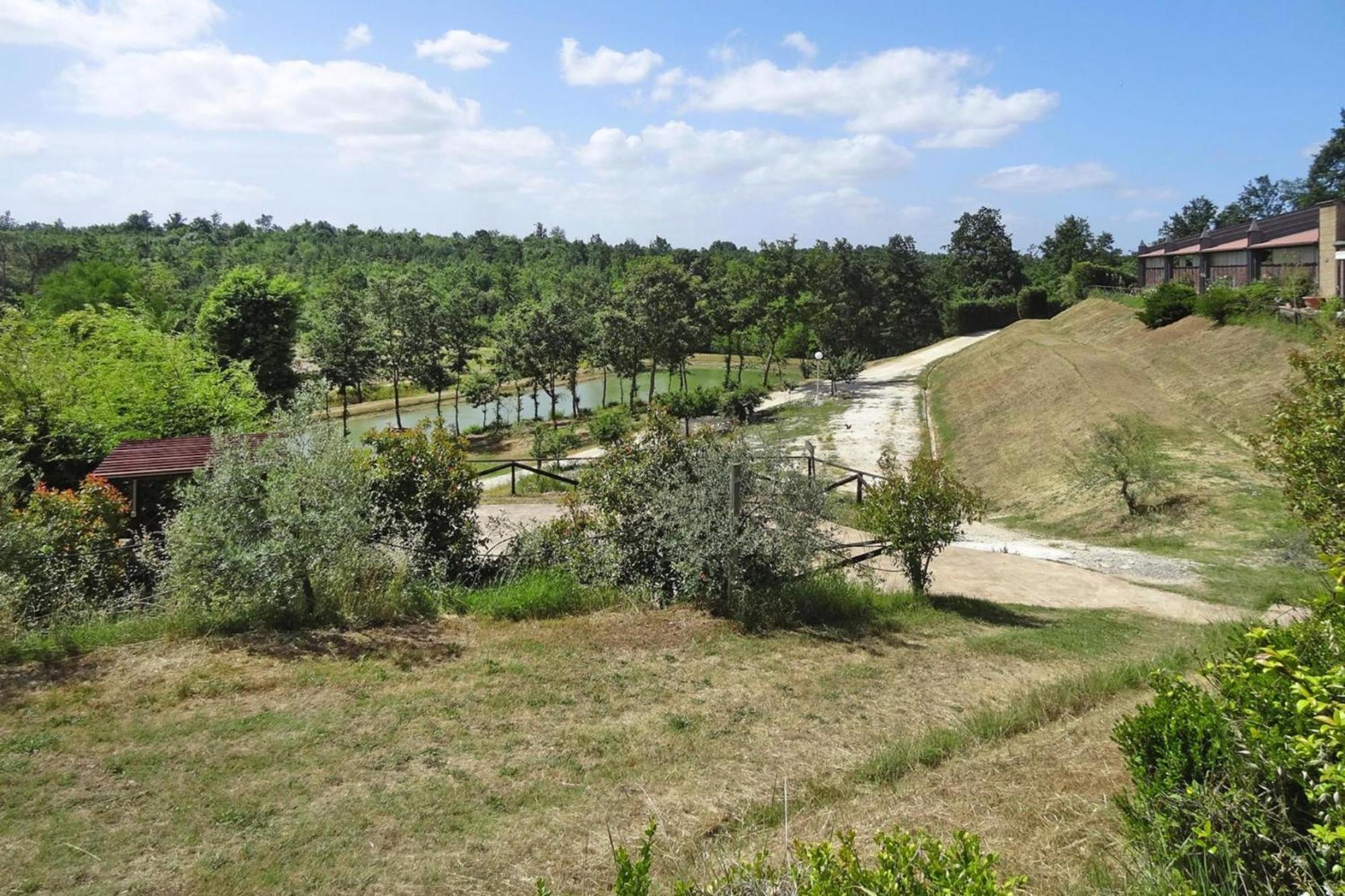 Апартаменти Hesse Farm Holiday Borgo Pinete Le Vedute Екстер'єр фото